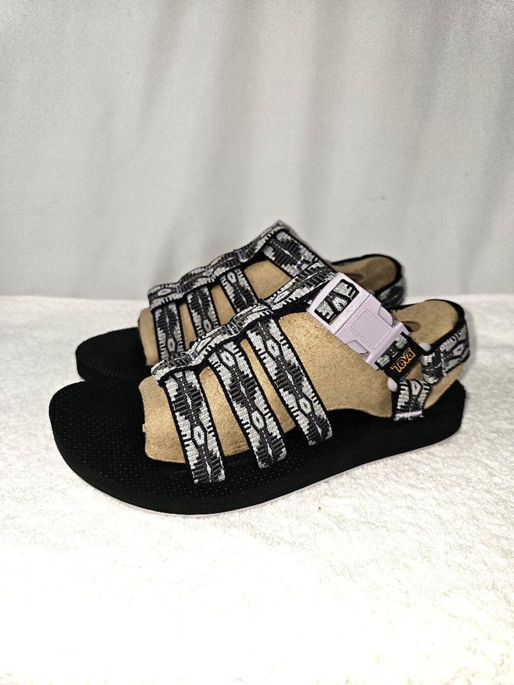 Teva Women's Original Dorado Sandals, featuring a strappy design SZ 6